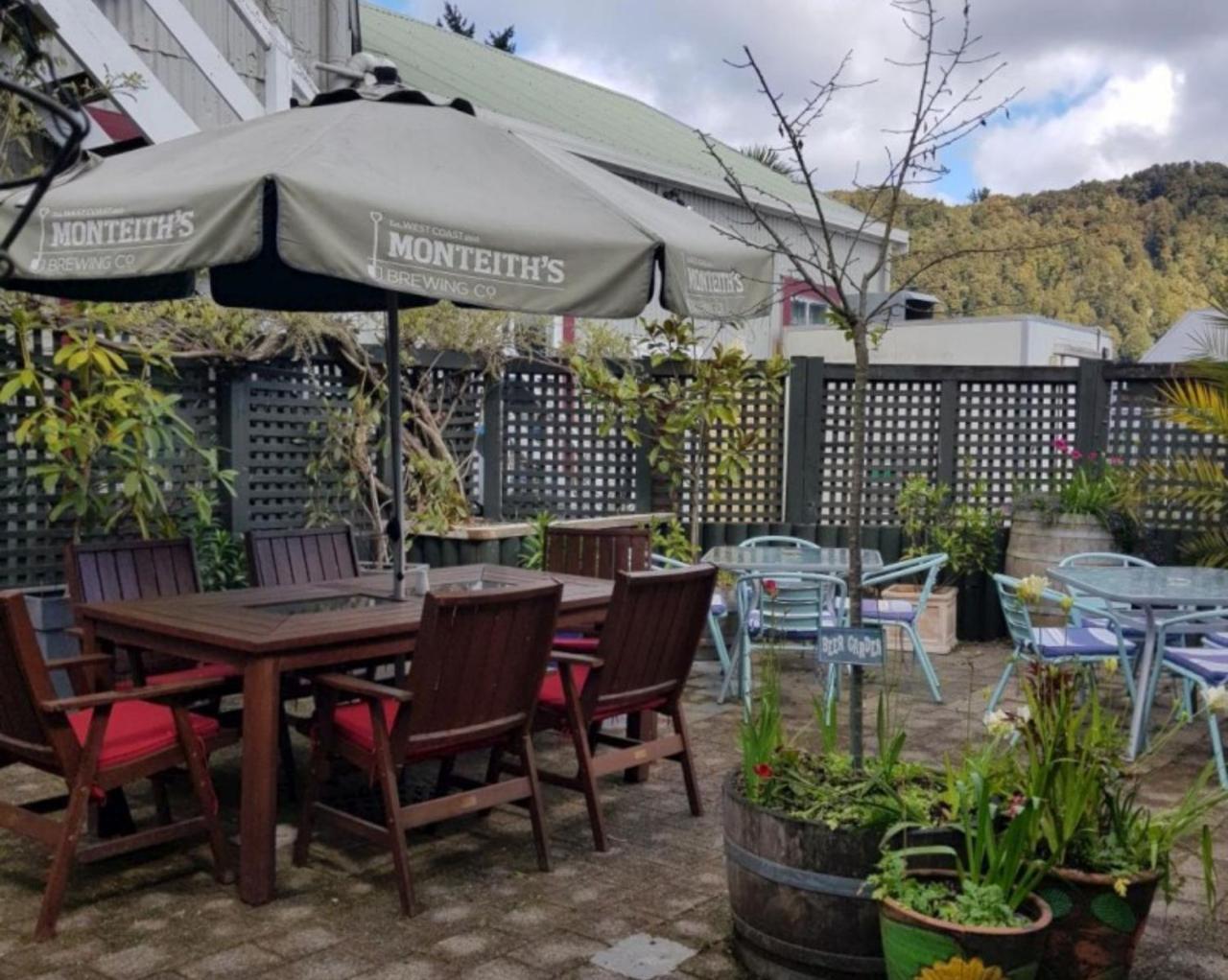 Hampden Hotel Мърчисън Екстериор снимка